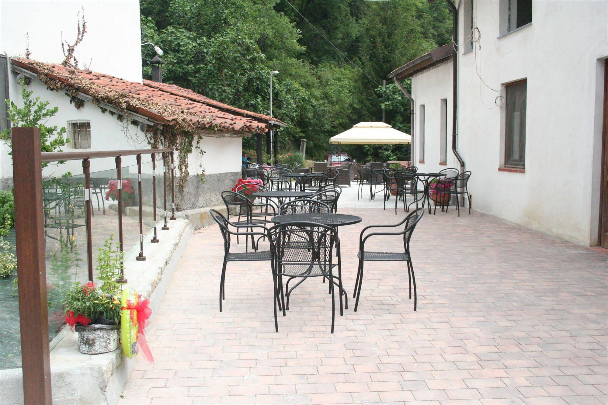 Agriturismo Cascina Del Vai Каїро-Монтенотте Екстер'єр фото