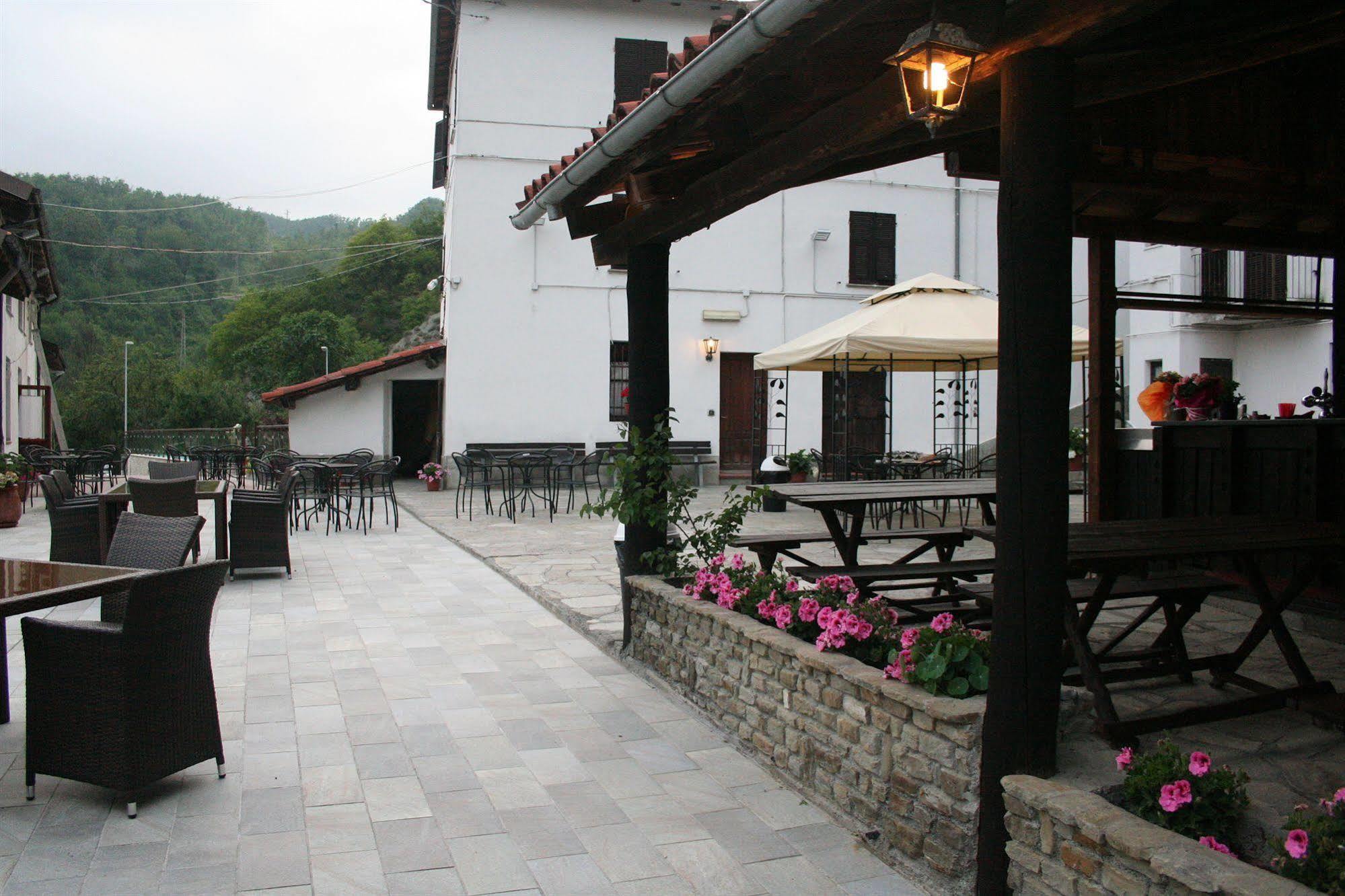 Agriturismo Cascina Del Vai Каїро-Монтенотте Екстер'єр фото